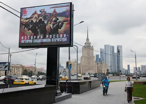 Fuga récord de depósitos en Rusia ante el temor a confiscaciones del Kremlin para financiar la guerra