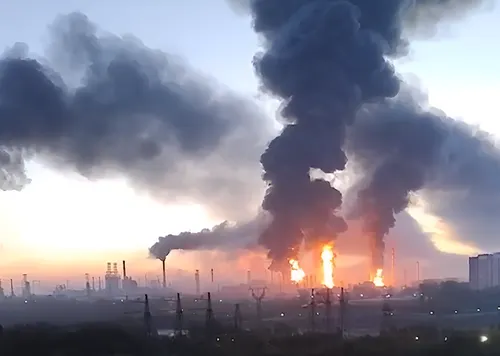 Ucrania ataca una refinería de petróleo en Moscú con más de 1.000 drones