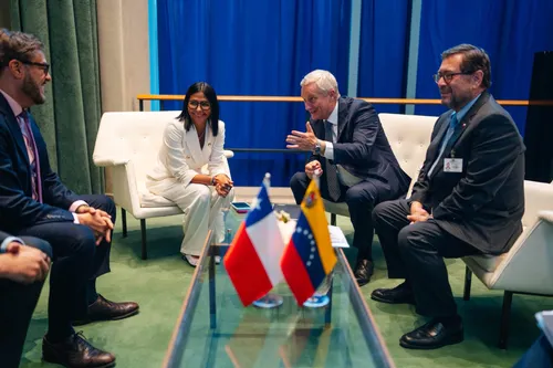 El presidente José Antonio Kast se reúne con Delcy Rodríguez en Nueva York para agilizar las relaciones consulares