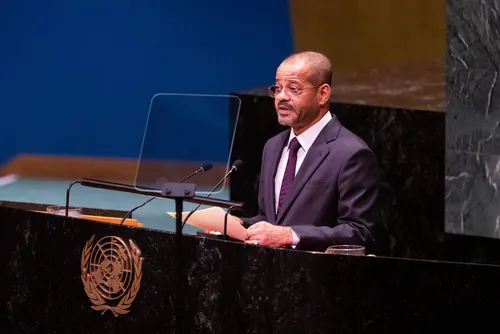 Omán exige ante la ONU cooperación internacional para liberar el estrecho de Ormuz y frenar la escalada en Yemen