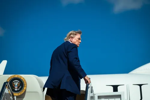 Donald Trump anticipa nueva ronda de negociaciones con Irán sin descartar acciones militares directas
