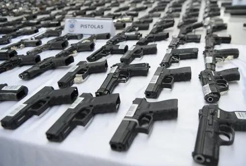 Ley contra las mafias: ministro del Interior busca restringir el acceso a armas civiles en Perú