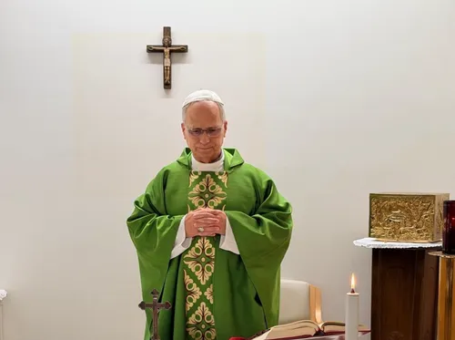 El Papa León XIV celebra la Santa Misa en el Policlínico Gemelli y muestra una mejoría constante