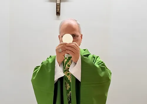 El Papa León XIV pide a Vladímir Putin un alto el fuego humanitario