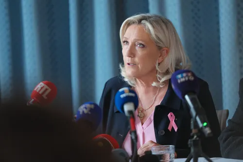Marine Le Pen se afianza como la gran favorita para la presidencia de Francia en 2027, según las encuestas