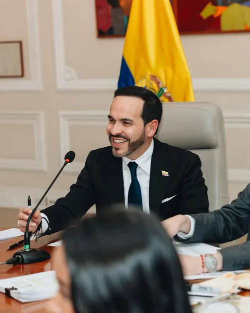 Abelardo de la Espriella solicita declarar insubsistente al director nacional de Bomberos tras denuncias de corrupción