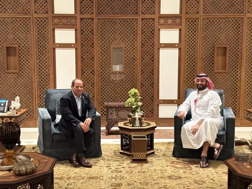 Egipto manifiesta su disposición de brindar respaldo militar a Arabia Saudita frente a las agresiones hutíes