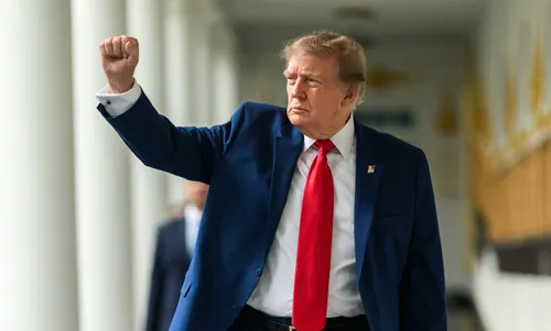 Donald Trump anuncia que los trabajos de remodelación en el campo de golf East Potomac iniciarán en noviembre