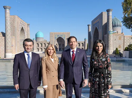 Marco Rubio afianza la influencia de Estados Unidos en Asia Central con una gira estratégica en Uzbekistán