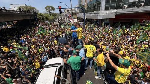 Flávio Bolsonaro impulsa una reforma al programa de ayudas para incentivar la inserción en el mercado laboral