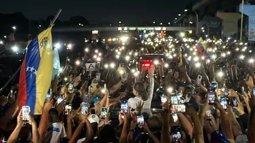 Una multitud recibe a María Corina Machado en Caracas tras casi un año fuera del país