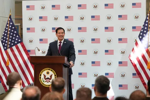 Washington afirma que el régimen de Irán perdió el control del estrecho de Ormuz tras recuperarse el flujo petrolero global
