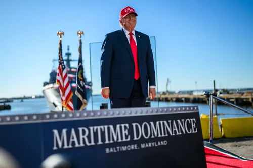 Donald Trump descarta ofensivas militares contra Irán antes de las elecciones de medio término