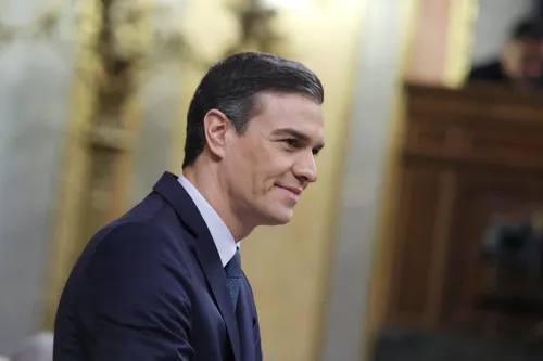 Pedro Sánchez vuelve a ser recibido con fuertes insultos y abucheos en el desfile militar de la Fiesta Nacional
