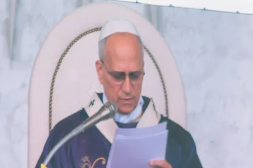 El Vaticano pide acompañar al papa León XIV con oraciones ante su inminente cirugía pulmonar