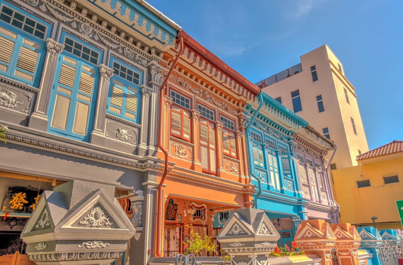 How to Design a Collectible City Guide for Luxury Travellers