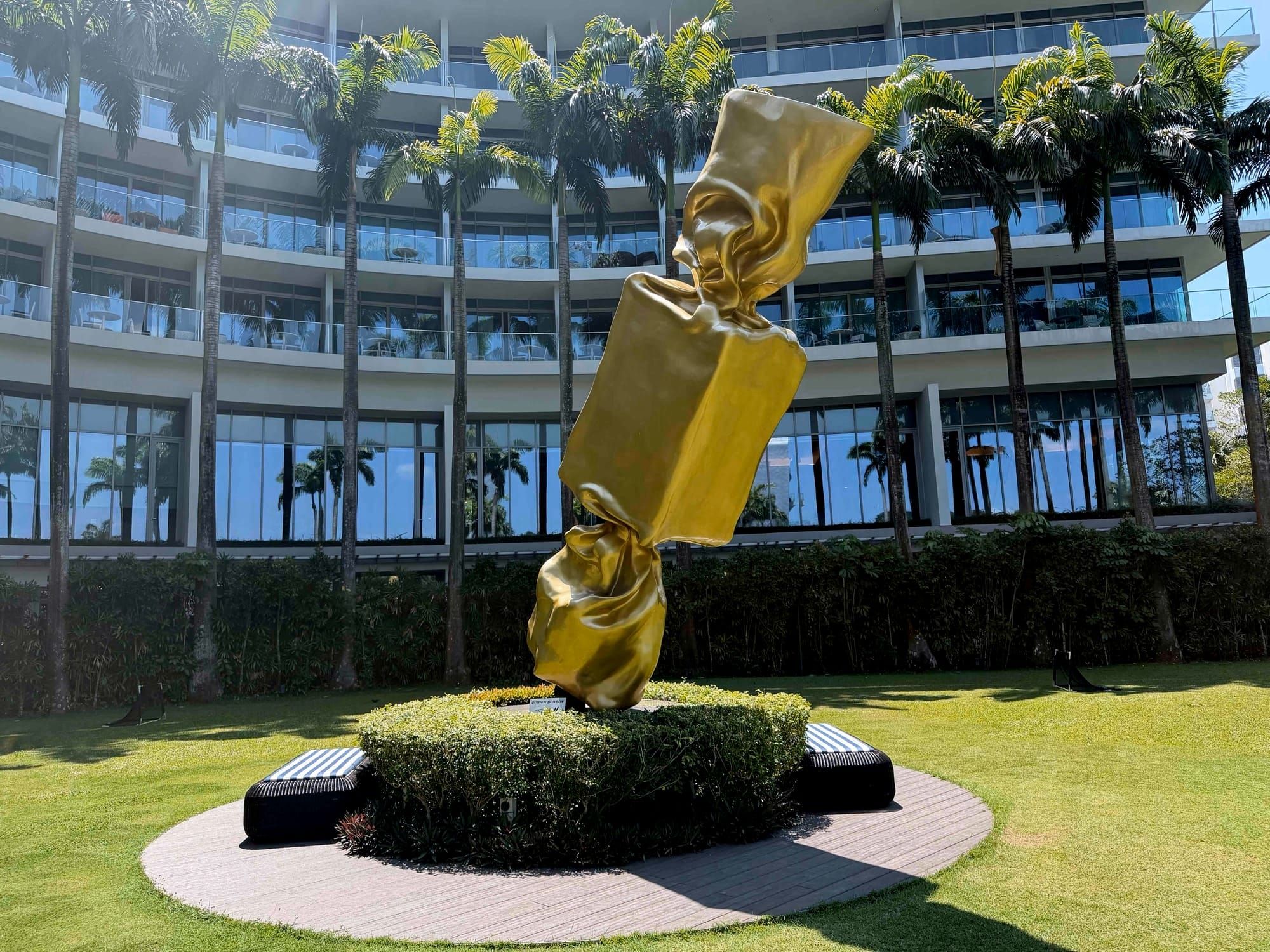 How Hotels Can Bring Art & Music to Life with AR