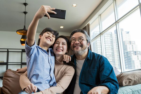 Making Stays Magical: 5 Ways AR Can Delight Families at Your Hotel