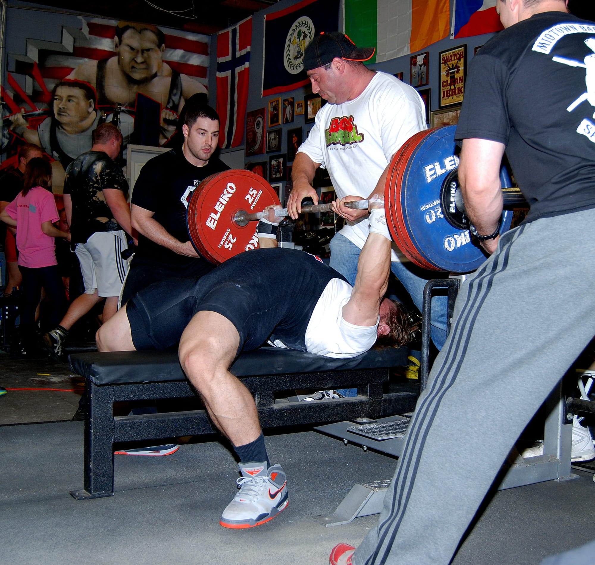 Dan Green is one of the greatest 220 class lifters of all time.