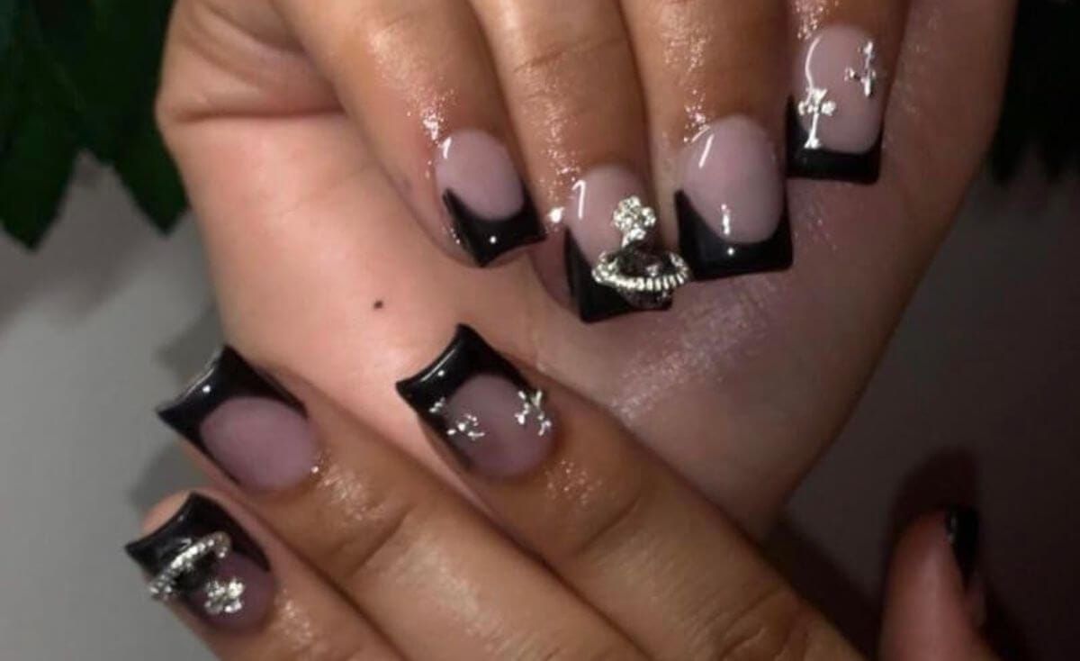 Black French Tip Nails