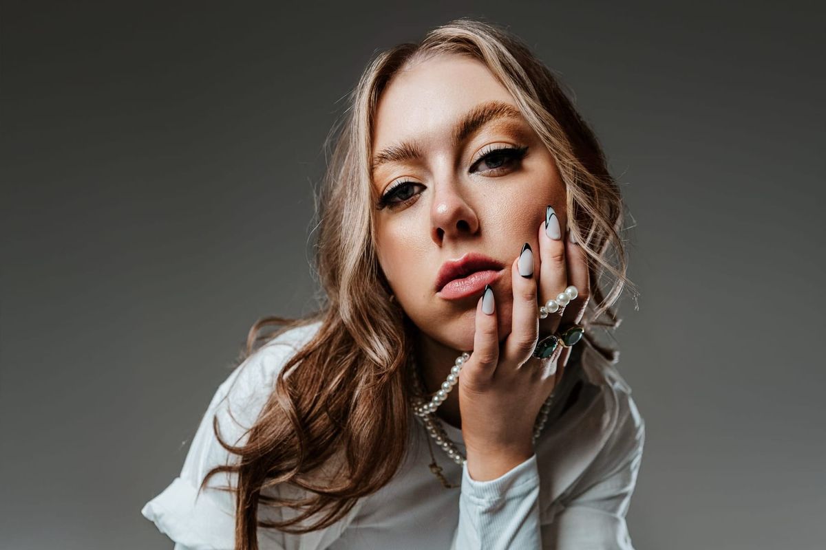 Lottie interview and new single 'Last to Admit'