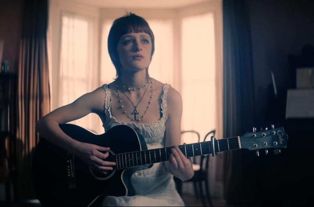 A haunting debut single from Smokefreerockquest solo winner Sahara