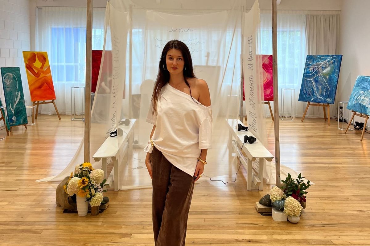 Alayna embraces multiple creative mediums through her upcoming live music and art tour