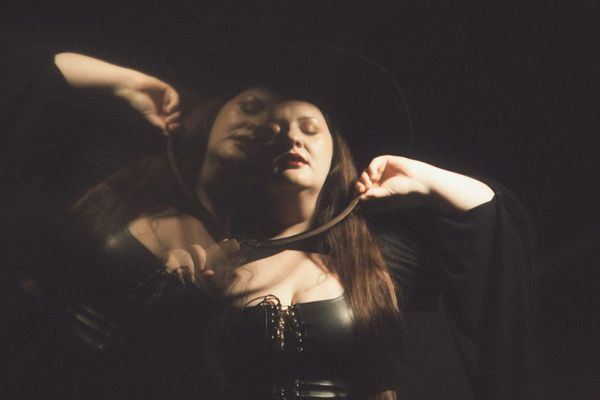 Victoria Perry turns loss into motion with new single Howling at the Moon