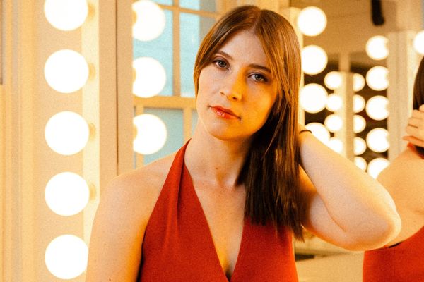 Jenni Smith turns comparison into a clever pop country confessional with Mirror