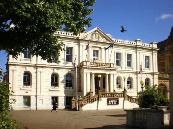 Could Sefton Labour lose a key vote on Southport’s aviary?
