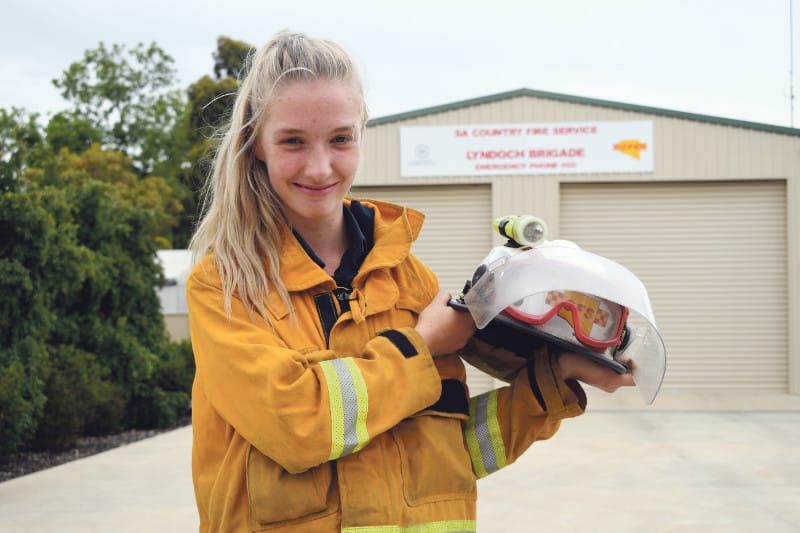 Lyndoch teen helps fight NSW bushfires