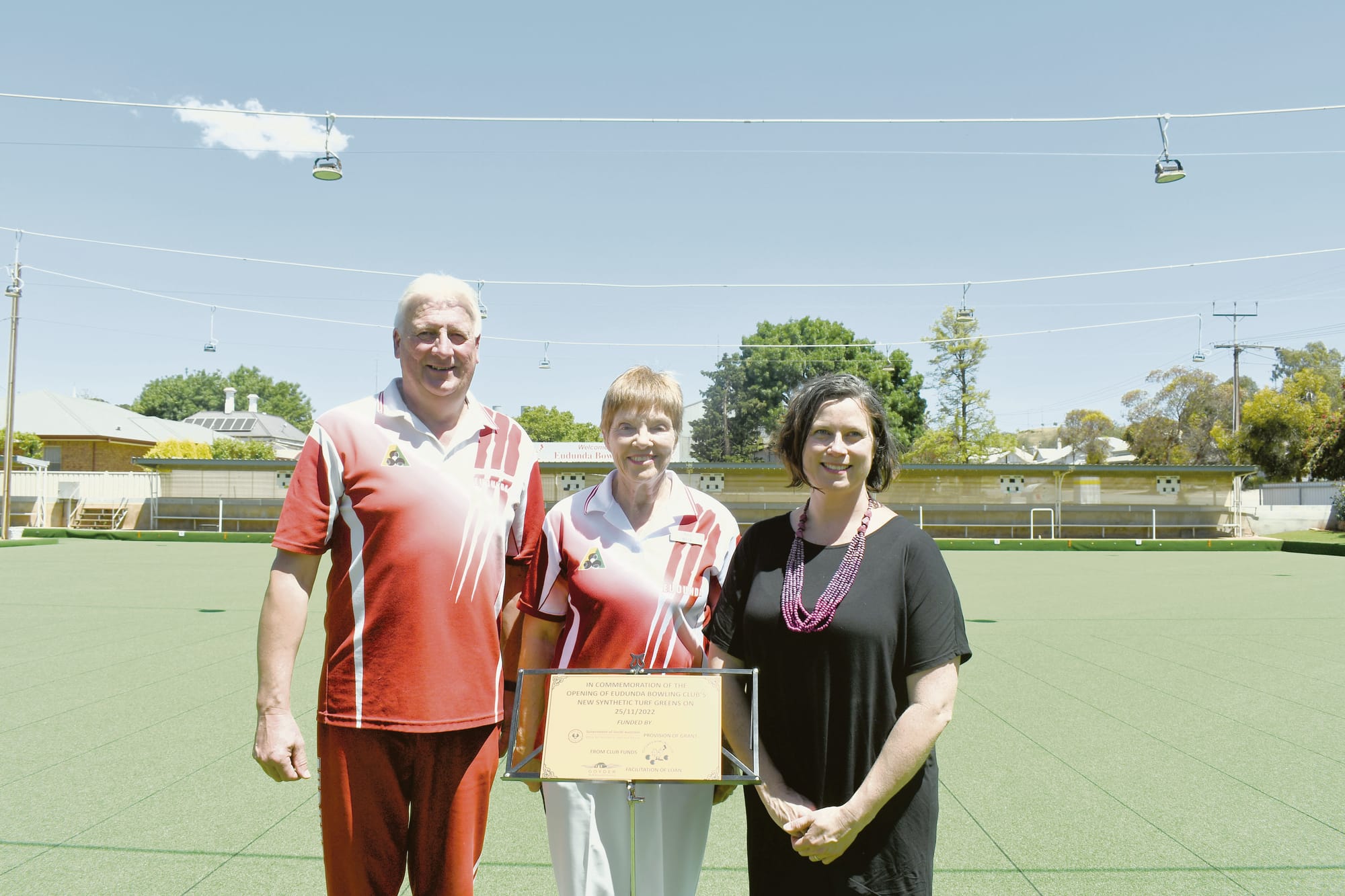 Eudunda Bowling Club rolls out new synthetic greens