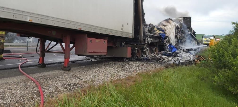 $300,000 Sturt Highway truck fire
