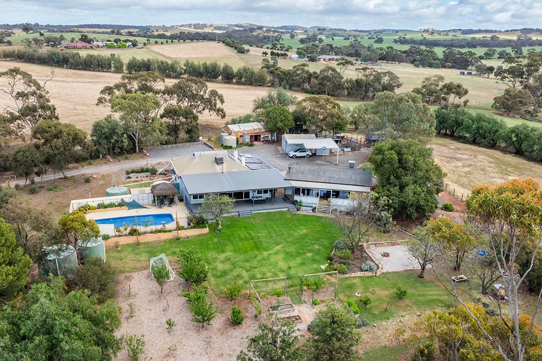 Tranquil acreage, family escape