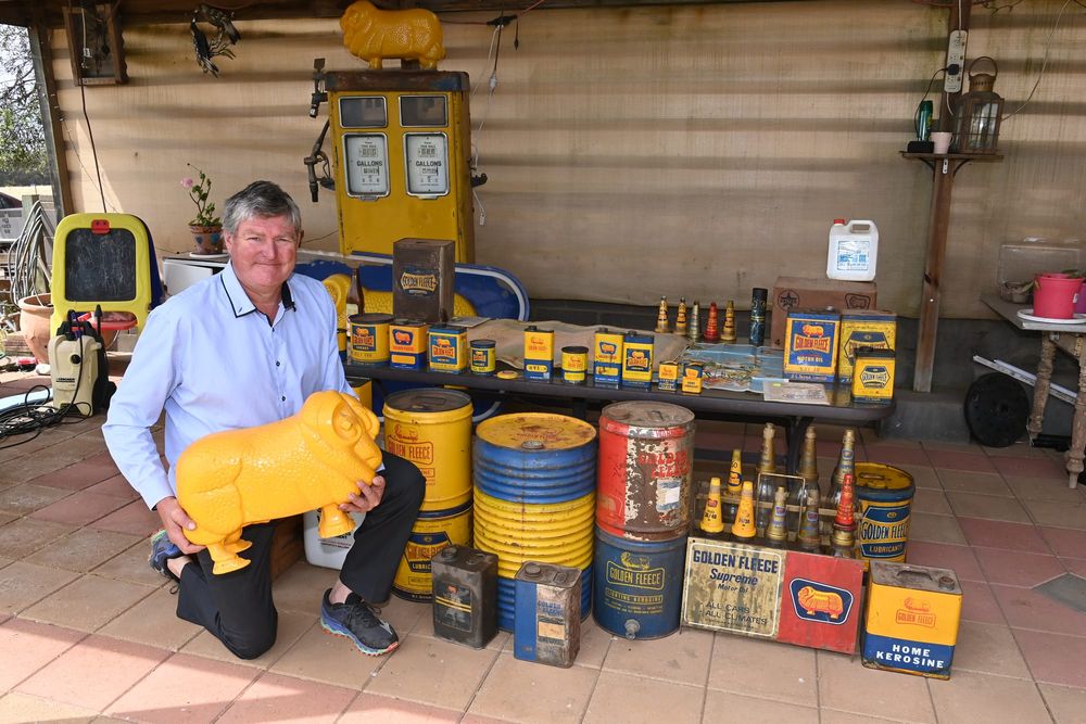 Small oil tin led to Kingsley’s collecting post image