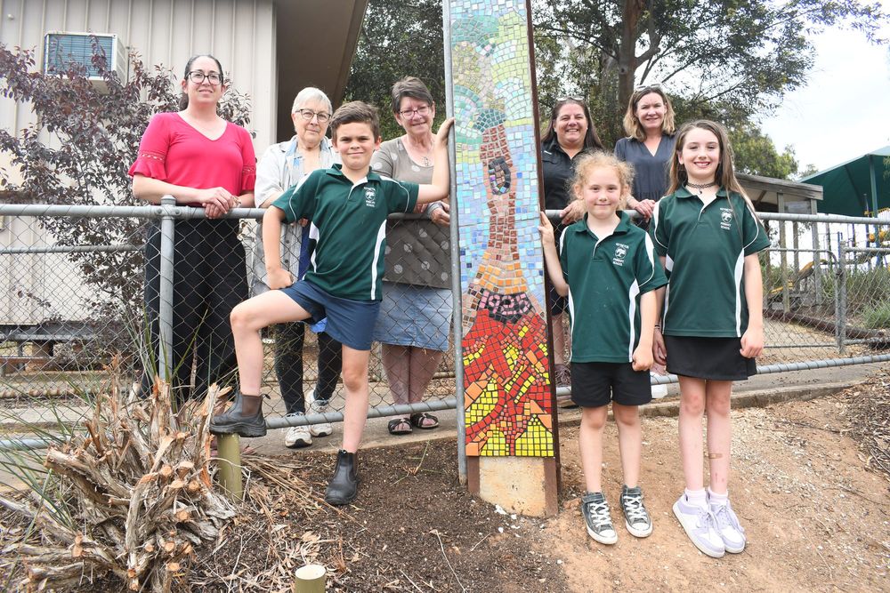 Keyneton Primary School on board with town mosaic project post image