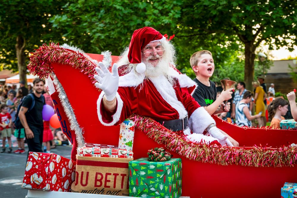 Santa Sleighs parade post image
