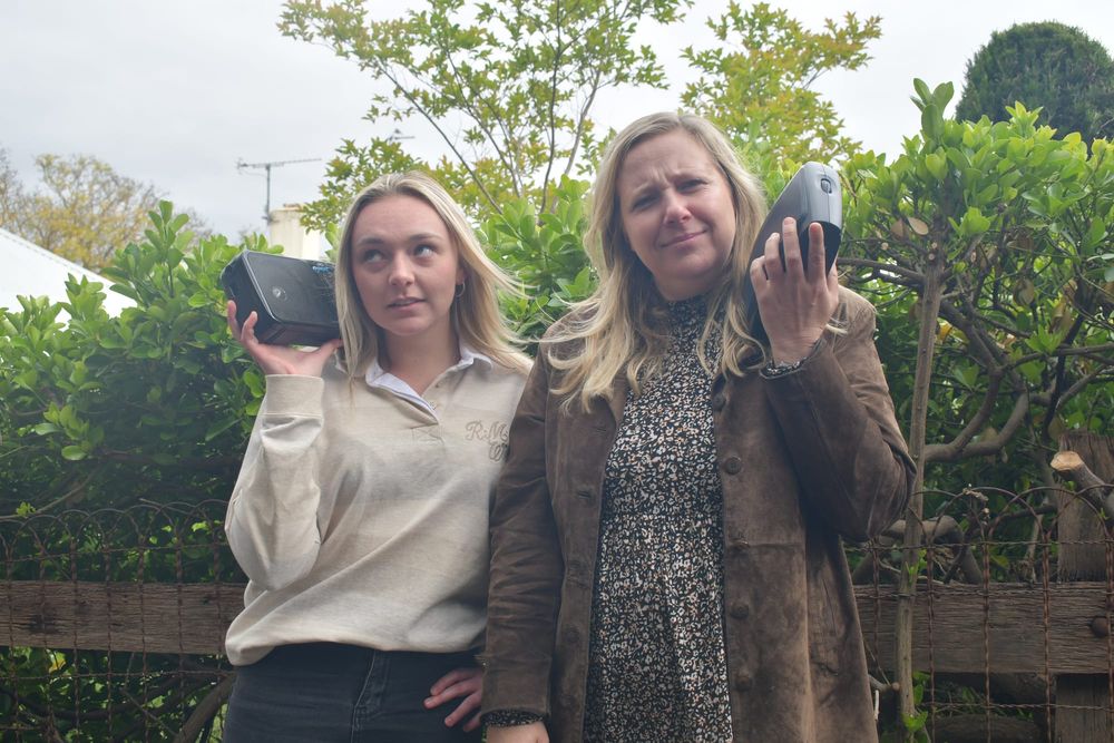 Angaston residents ‘hopping’ to get radio reception post image