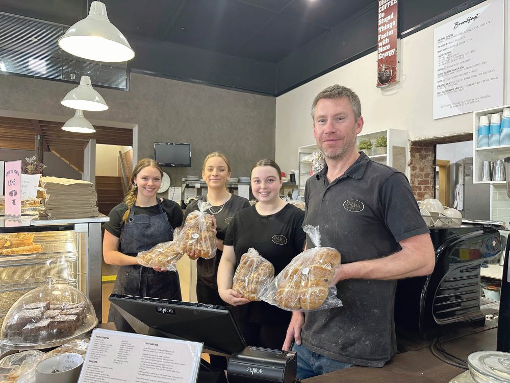 D&M’s Bakery Cafe wins Barossa’s best hot cross buns post image