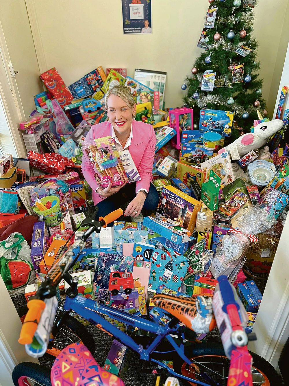 Community rallies for Christmas post image