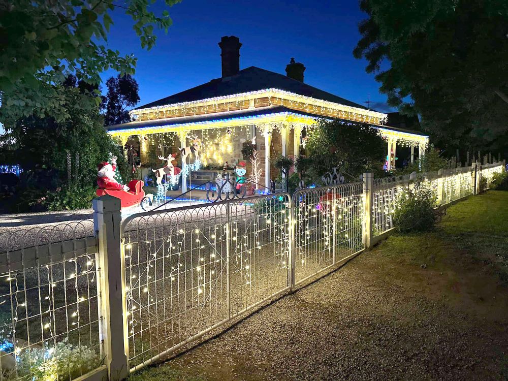 Brightening Lobethal with a Christmas song post image