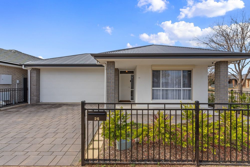 Modern family living at Munno Para post image