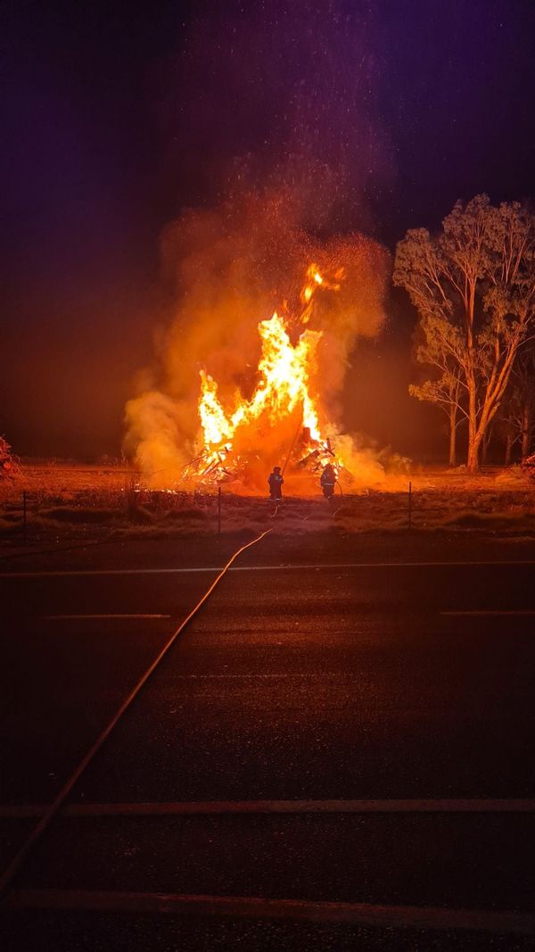 Pine on fire at Tanunda post image