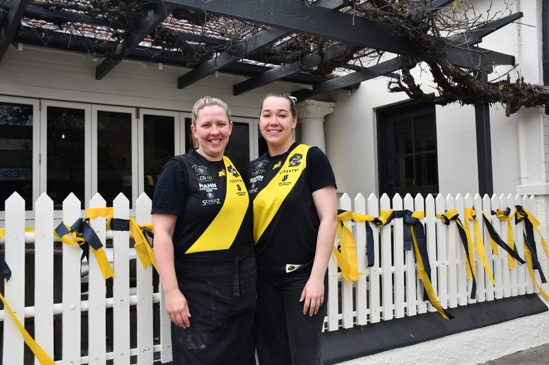 Nuriootpa dressed for the footy grand final post image