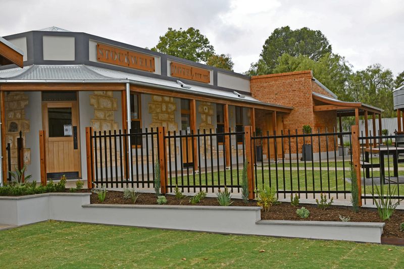 Push to re-open Stockwell Hotel as soon as possible post image