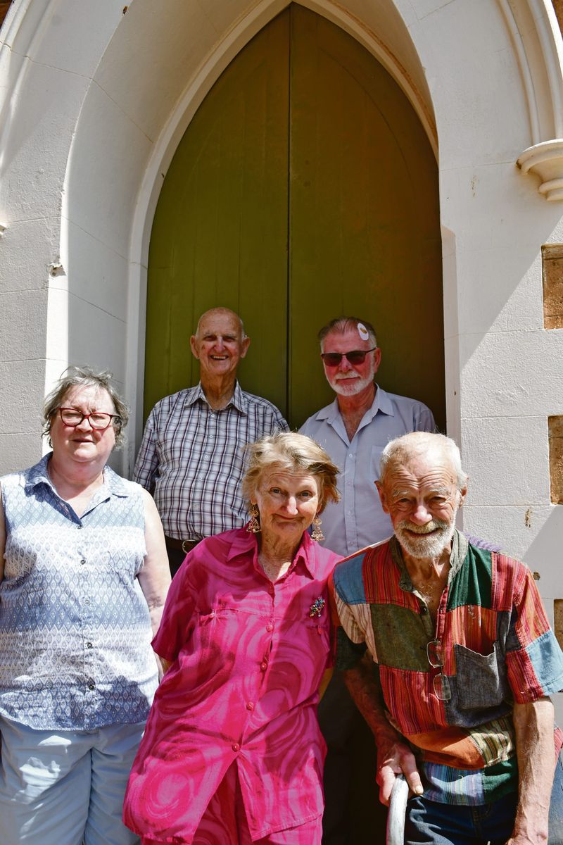 The early bird catches the worm at Kapunda Mega Garage Sales post image