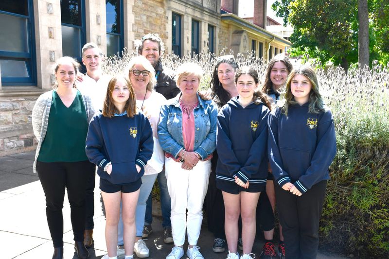 Vine Inn golf day supports disadvantaged post image