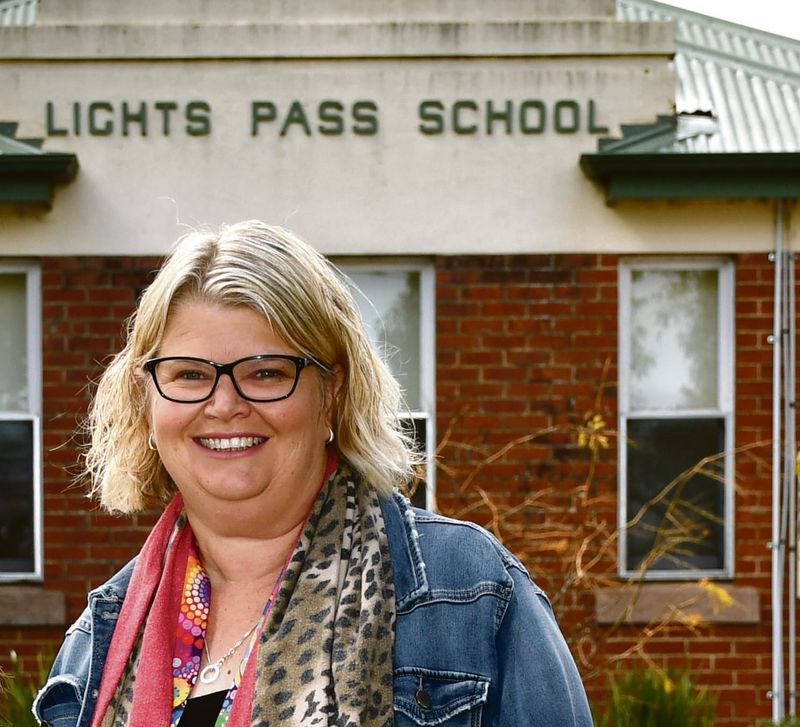 Tips to help kids (and parents) get back into the school groove this year post image