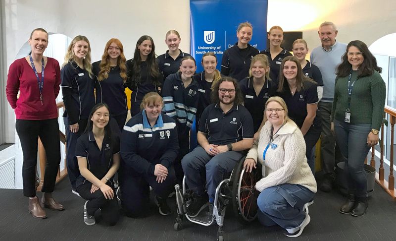 UniSA students dive into community projects post image
