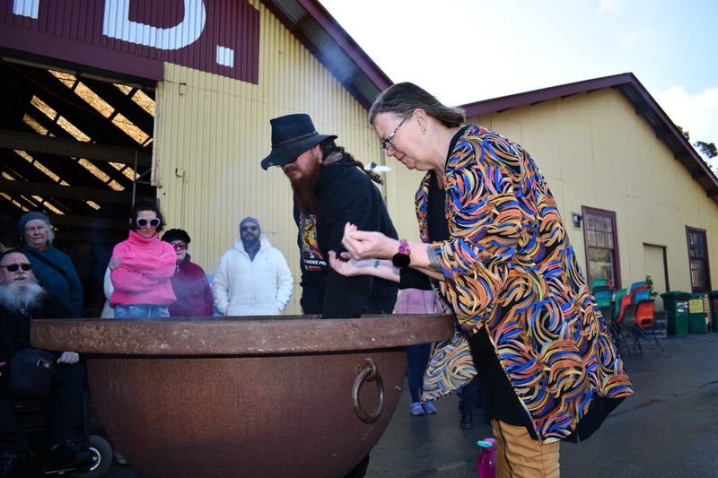 Reverent NAIDOC week gathering held at Barossa Farmers’ Market post image